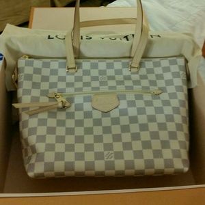 Meet your Posher, Millie